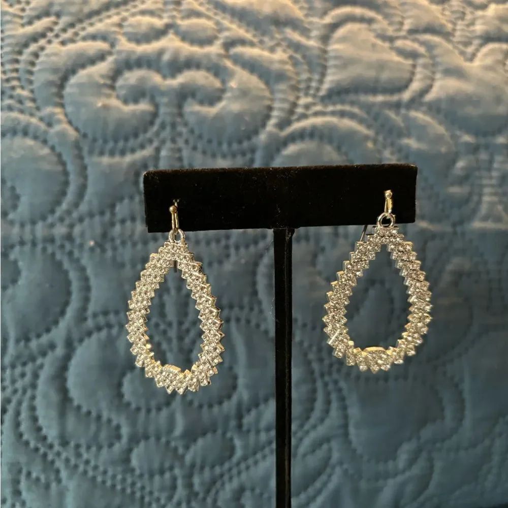 NEW Iron Orchid Studio Nickel-free Silver Drop Earrings